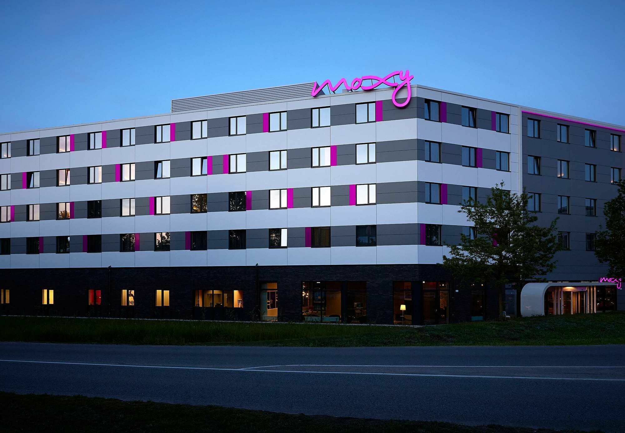 Moxy Munich Airport Hotel Schwaig bei Nürnberg Exterior foto